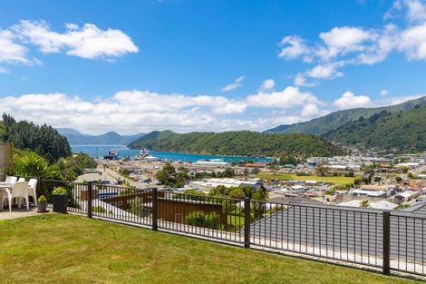 Photo of property in 10 Harbour View Heights, Picton, 7220