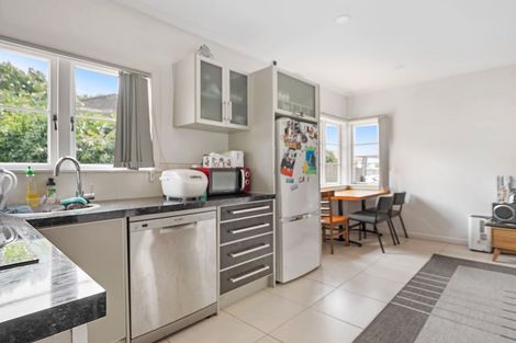 Photo of property in 1/18 Forrest Hill Road, Forrest Hill, Auckland, 0620
