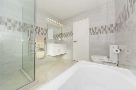 Photo of property in 71a Solar Road, Glen Eden, Auckland, 0602