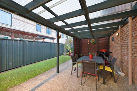 Photo of property in 30 South Kensington Way, Henderson, Auckland, 0612