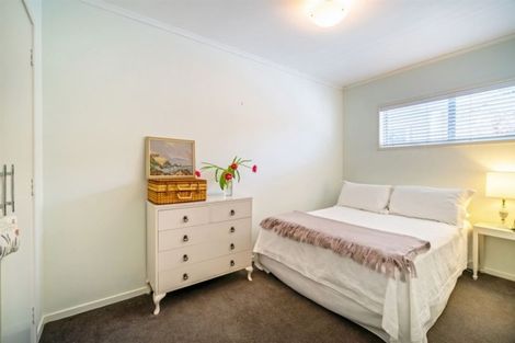 Photo of property in 2/99 Vauxhall Road, Devonport, Auckland, 0624