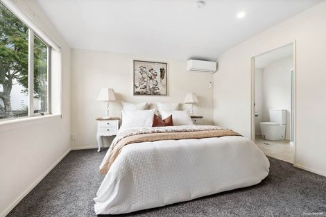 Photo of property in 2/24 Fields Parade, Oteha, Auckland, 0632