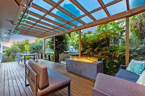 Photo of property in 94 Salamanca Road, Sunnynook, Auckland, 0620