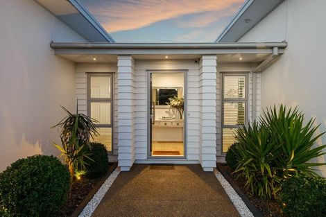 Photo of property in 12 Parkridge Place, Mount Pleasant, Christchurch, 8081