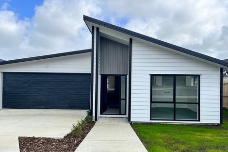 Photo of property in 19 Opouatu Avenue, Glenbrook, Waiuku, 2681