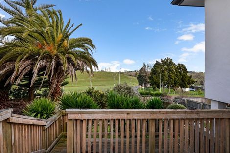 Photo of property in 30 Palm Grove Drive, Western Heights, Hamilton, 3200