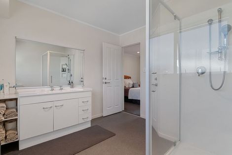 Photo of property in 4 Claxton Avenue, Pauanui, Hikuai, 3579