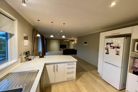 Photo of property in 10 Gibbston Close, Huntington, Hamilton, 3210