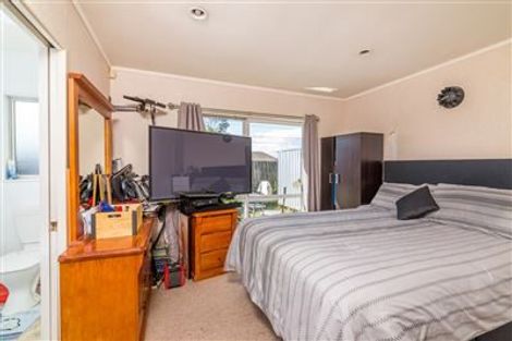 Photo of property in 87 Pooks Road, Ranui, Auckland, 0612