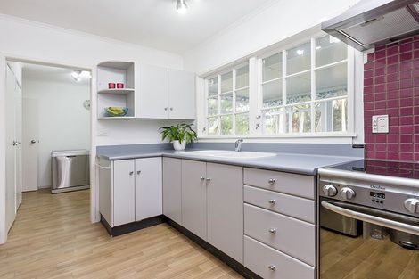 Photo of property in 12 Hemsway Place, Sunnyhills, Auckland, 2010