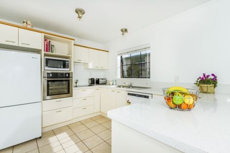 Photo of property in 1/97 Matipo Road, Mairangi Bay, Auckland, 0630