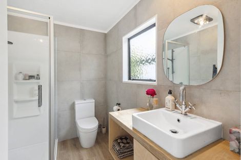 Photo of property in 2 Island View Terrace, Waikanae Beach, Waikanae, 5036