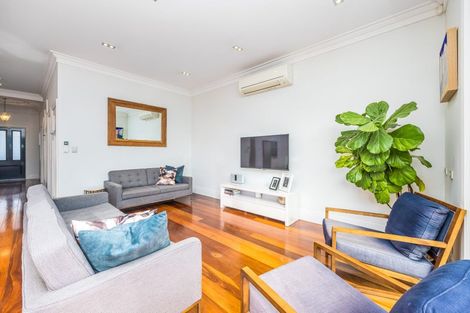Photo of property in 16 Warwick Street, Morningside, Auckland, 1022