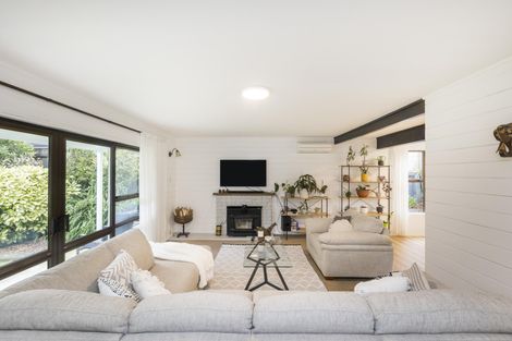 Photo of property in 411 Aokautere Drive, Aokautere, Palmerston North, 4471