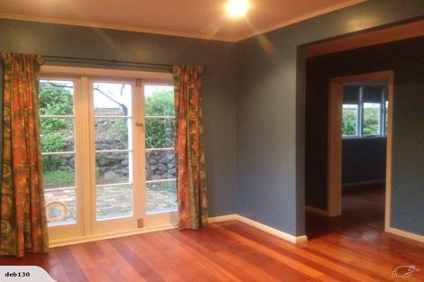 Photo of property in 10 Symonds Street, Onehunga, Auckland, 1061