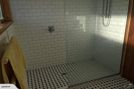 Photo of property in 2/35 Wiggins Street, Sumner, Christchurch, 8081