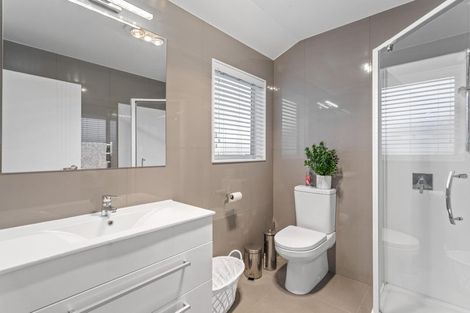 Photo of property in 64 Kaipara Portage Road, Riverhead, 0820