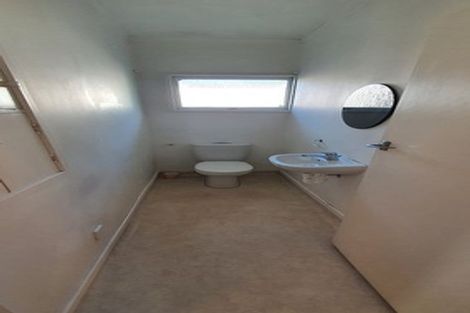 Photo of property in 57 Ocean View Road, Hillcrest, Auckland, 0627