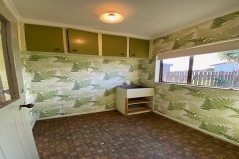 Photo of property in 10 Seafront Road, Castlecliff, Whanganui, 4501