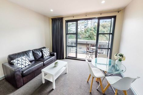 Photo of property in Atrium Towers, 4r/154 The Terrace, Wellington Central, Wellington, 6011