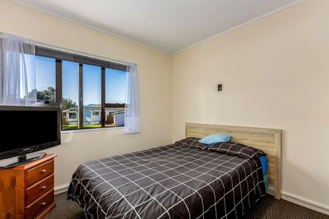 Photo of property in 25 James Cook Drive, Whitby, Porirua, 5024