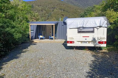 Photo of property in 2333 Croisilles-french Pass Road, Okiwi Bay, 7193