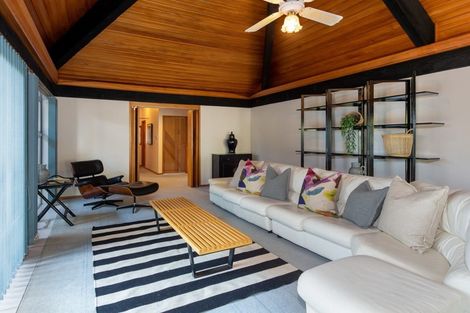 Photo of property in 6 Sharon Road, Waiake, Auckland, 0630