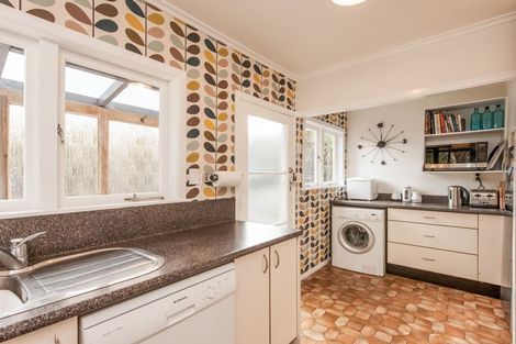 Photo of property in 23 Rimutaka Place, Titirangi, Auckland, 0604