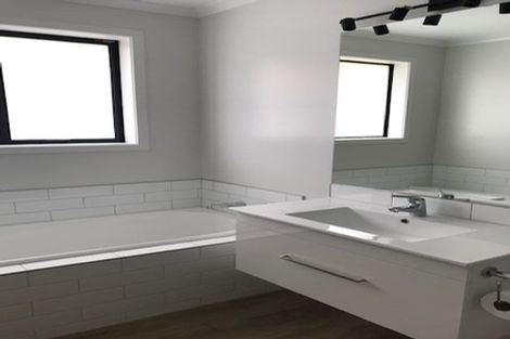 Photo of property in 11 George Fyfe Way, Wakefield, 7025