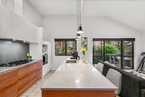 Photo of property in 2 Tarara Lane, Kumeu, 0810