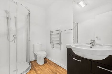 Photo of property in 561c Glenfield Road, Glenfield, Auckland, 0629