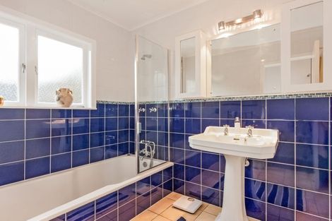 Photo of property in 23 Rimutaka Place, Titirangi, Auckland, 0604