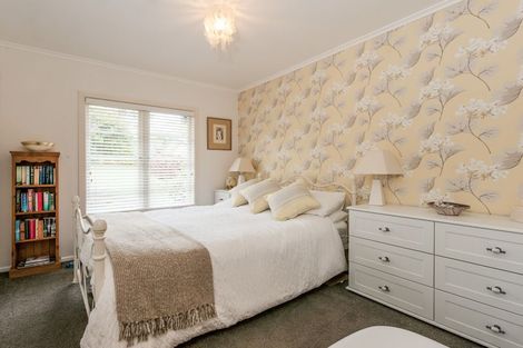 Photo of property in 23 Rimutaka Place, Titirangi, Auckland, 0604