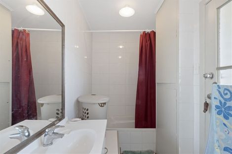 Photo of property in 106a Woodglen Road, Glen Eden, Auckland, 0602