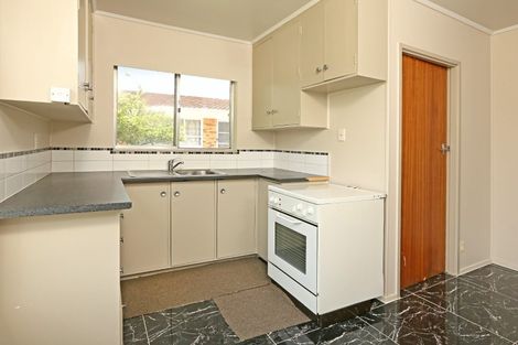 Photo of property in 1/130 Te Atatu Road, Te Atatu South, Auckland, 0610