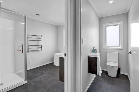 Photo of property in 7 Cross Street, Lepperton, New Plymouth, 4373