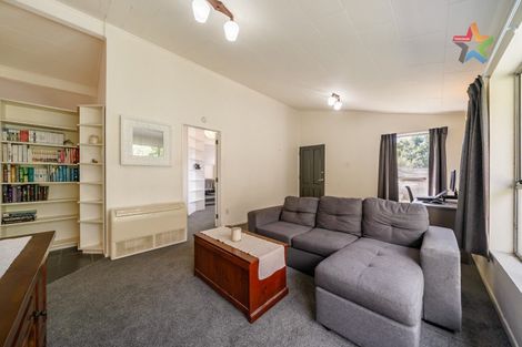 Photo of property in 10 Crawford Grove, Naenae, Lower Hutt, 5011