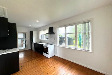 Photo of property in 37 Shortt Avenue, Mangere Bridge, Auckland, 2022