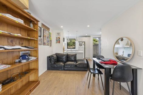 Photo of property in 15b Sealord Place, Manurewa, Auckland, 2102