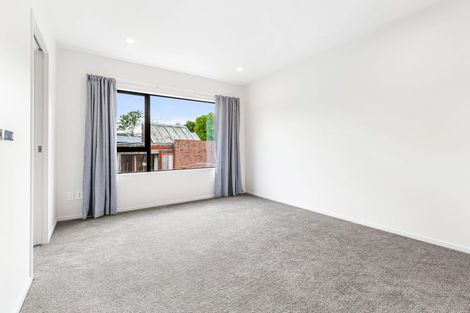 Photo of property in 43c Fitzherbert Avenue, West Harbour, Auckland, 0618