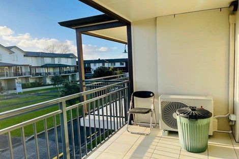 Photo of property in 3/25 Opito Way, East Tamaki, Auckland, 2013