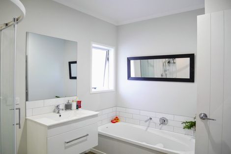 Photo of property in 8 Ngarue Place, Waitara, 4320