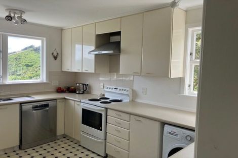 Photo of property in 48 Huntingdon Street, Northland, Wellington, 6012