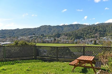 Photo of property in 15 Bird Grove, Stokes Valley, Lower Hutt, 5019