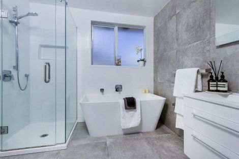 Photo of property in 16 Tapu Road, Huapai, Kumeu, 0810