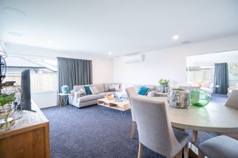 Photo of property in 6 Waimarama Court, Roslyn, Palmerston North, 4414