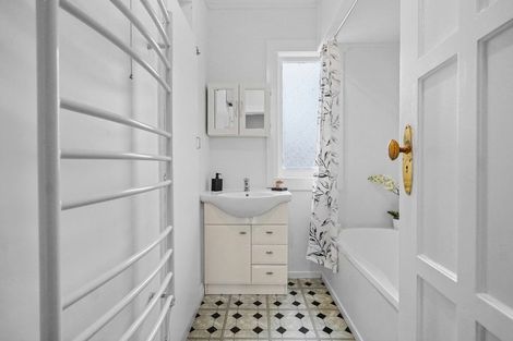 Photo of property in 160 Pembroke Street, Hamilton Lake, Hamilton, 3204