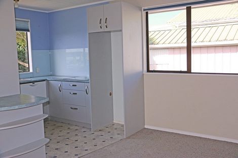 Photo of property in 2 Dalton Road, Snells Beach, 0920