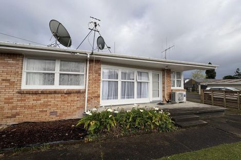 Photo of property in 8 Sandleigh Road, Hamilton Lake, Hamilton, 3204