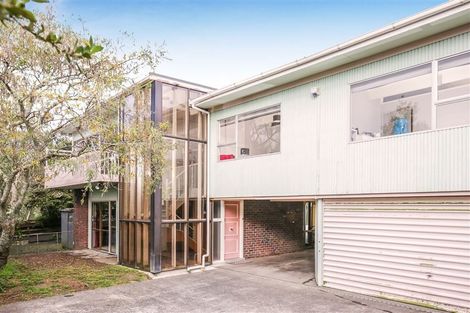 Photo of property in 52 Lynden Avenue, Hillcrest, Auckland, 0627